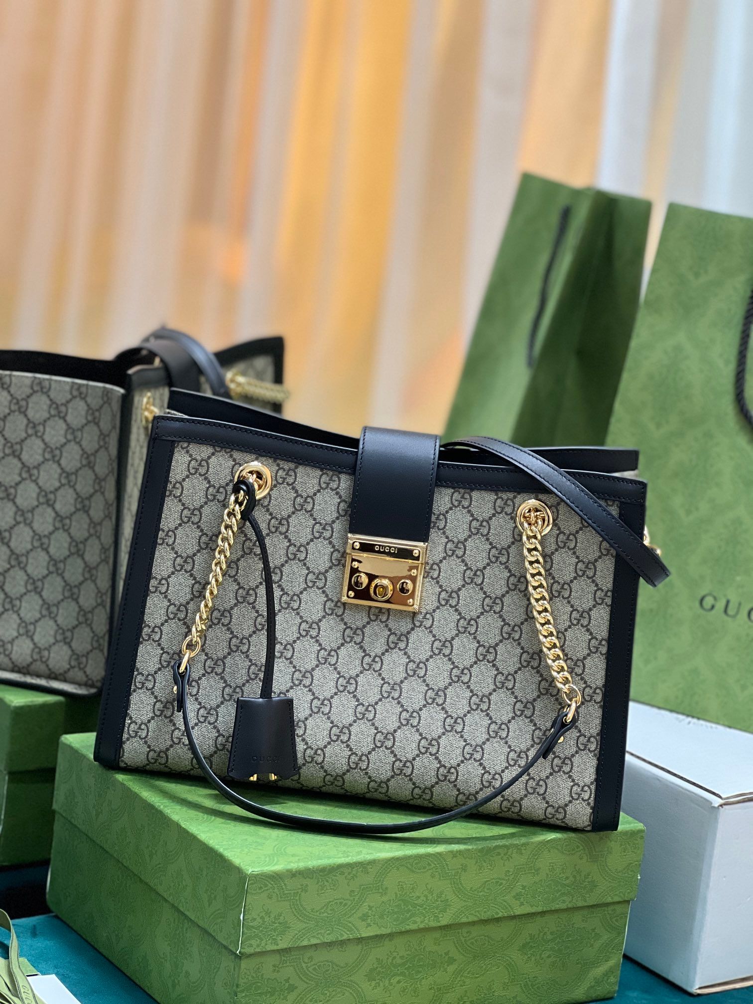 The Allure of the Almost-Authentic: Navigating the World of Premium Fake Designer Jewelry